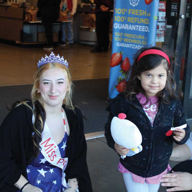 poppy princess and little girl 